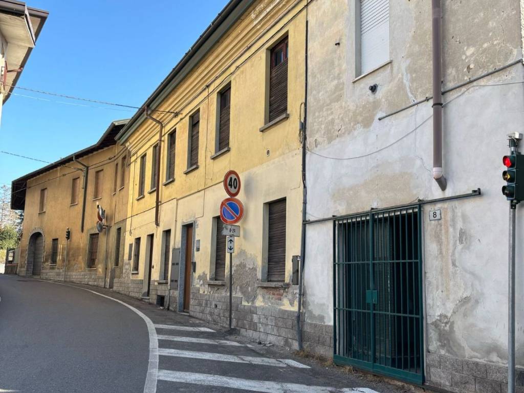 Casa indipendente a Sumirago in Via Giuseppe Garibaldi, 10 - Foto 2
