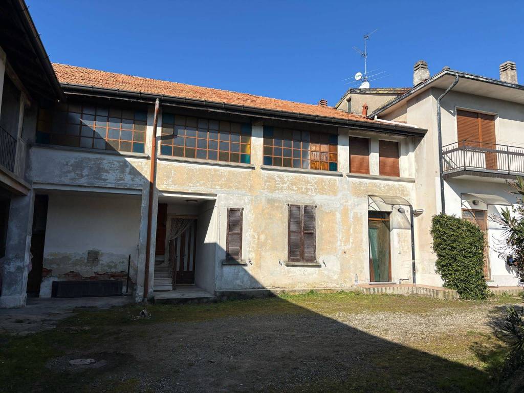 Casa indipendente a Sumirago in Via Giuseppe Garibaldi, 10 - Foto 4