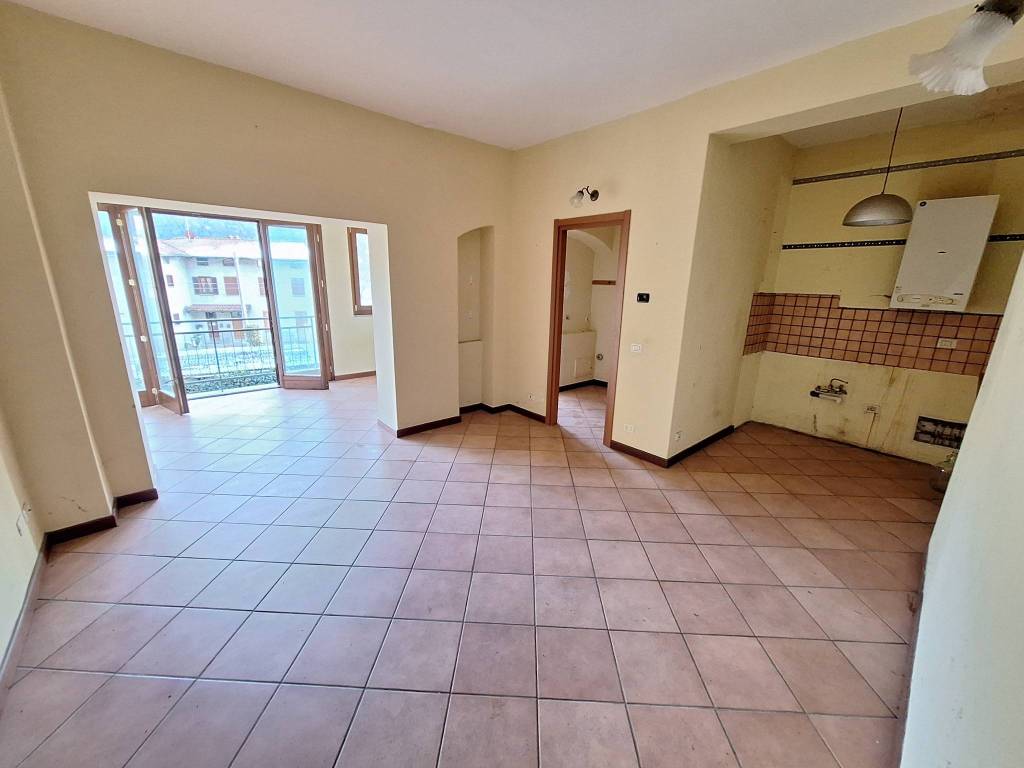 Appartamento a Cuveglio in Via 24 Maggio, 68 - Foto 2