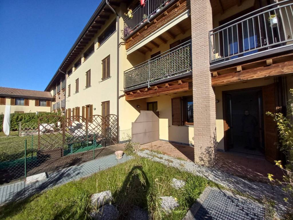 Appartamento a Casatenovo in Via Dante Alighieri - Foto 2