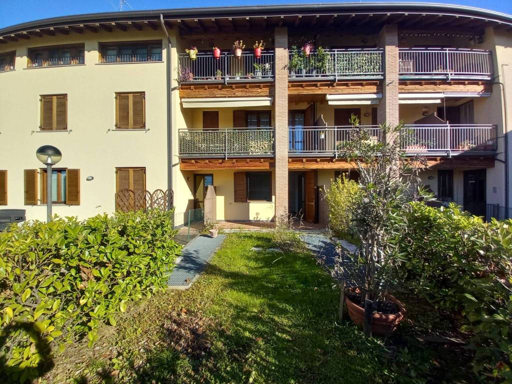 Appartamento a Casatenovo in Via Dante Alighieri - Foto 3