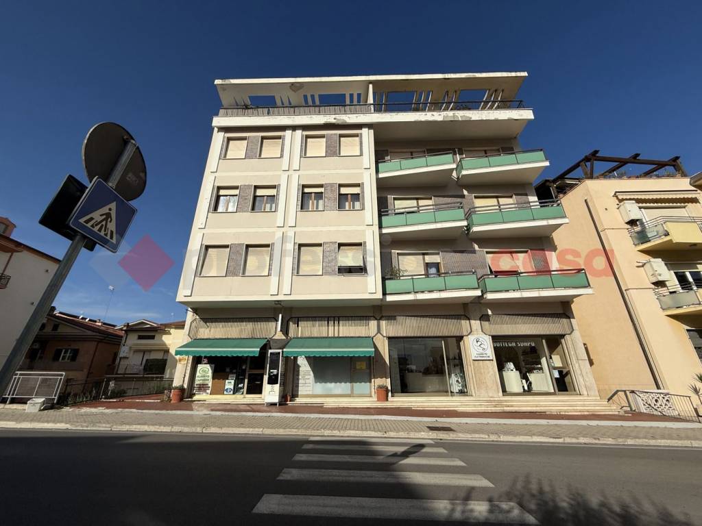Appartamento a Giulianova in Via XXIV Maggio, 30 - Foto 2