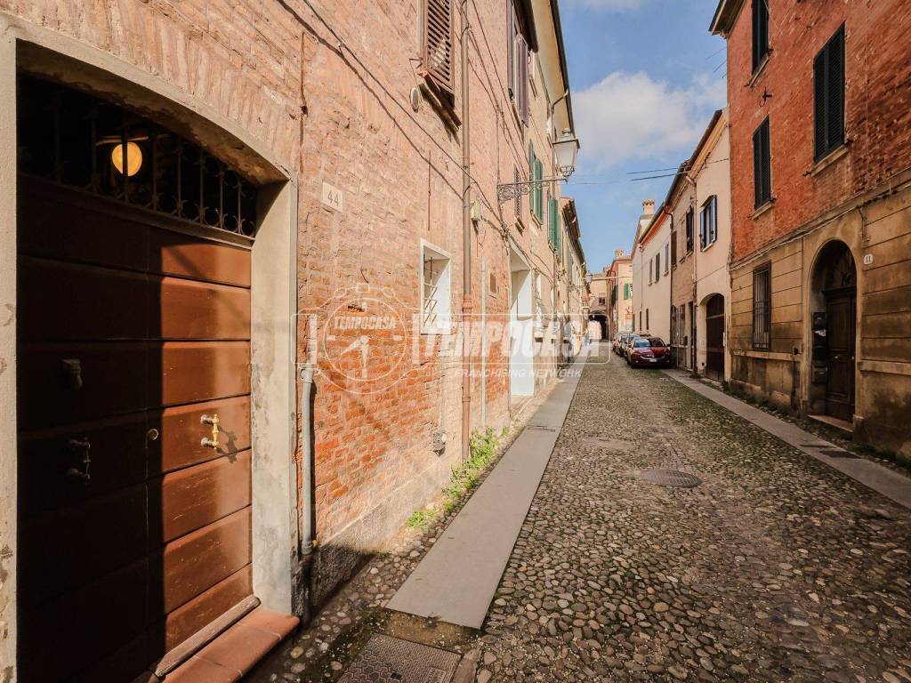 Appartamento a Ferrara in Via Ghisiglieri 44 - Foto 2