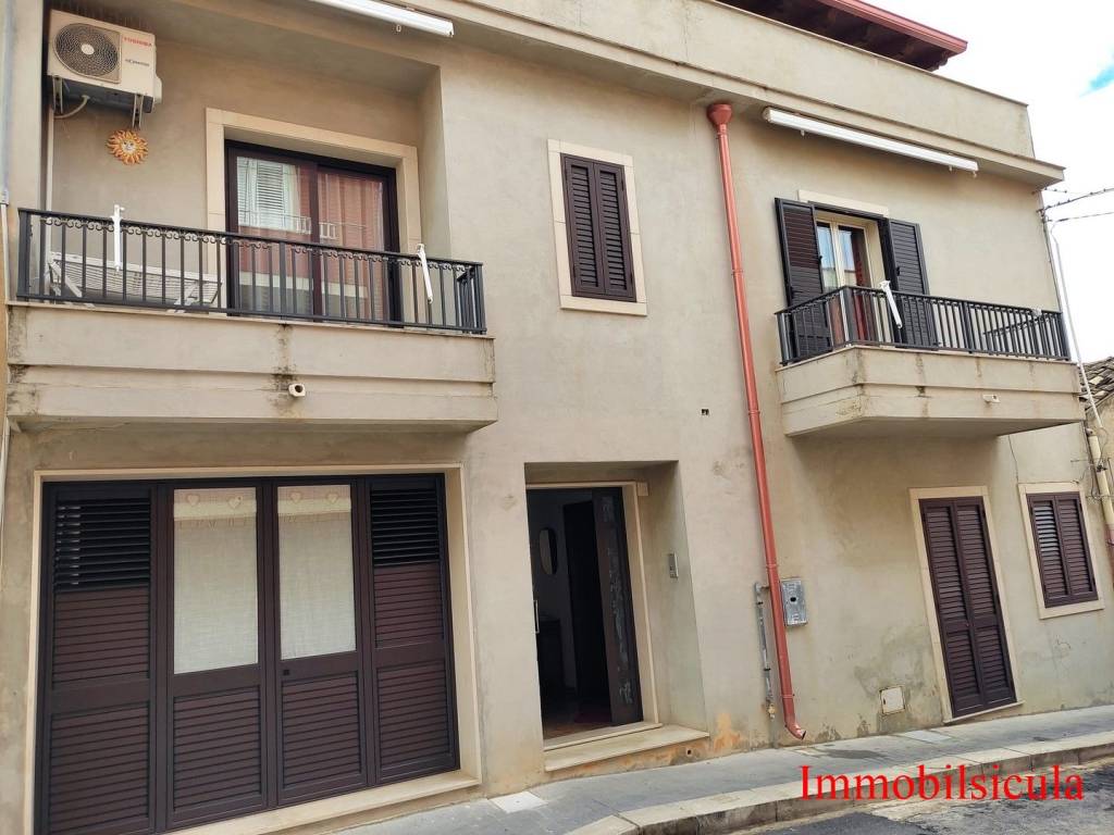 Casa indipendente a Ispica in Via Giovanni Verga - Foto 2