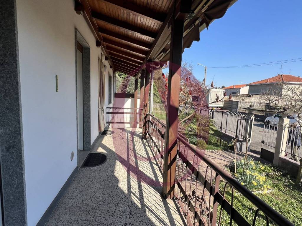 Villa a Gorla maggiore in Via Giotto, 5 - Foto 2