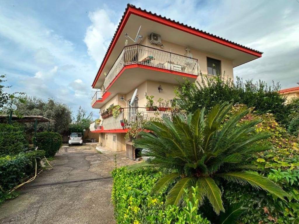 Villa a Formia in Via Santo Janni-Piscinola, 24 - Foto 2