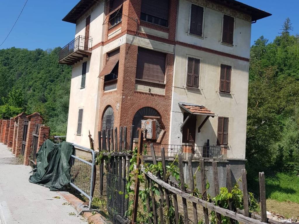 Villa a Millesimo in Via Guglielmo Marconi, 32 - Foto 2