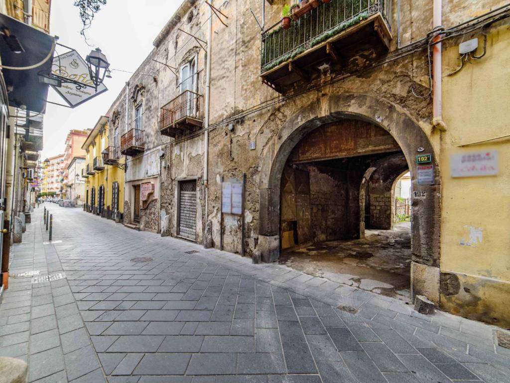 Palazzo / stabile a Nocera inferiore in Corso Vittorio Emanuele II - Foto 3
