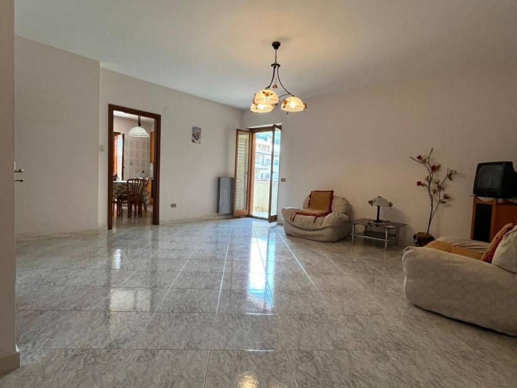 Appartamento a Vibo valentia in Viale Senatore Parodi, 65 - Foto 3