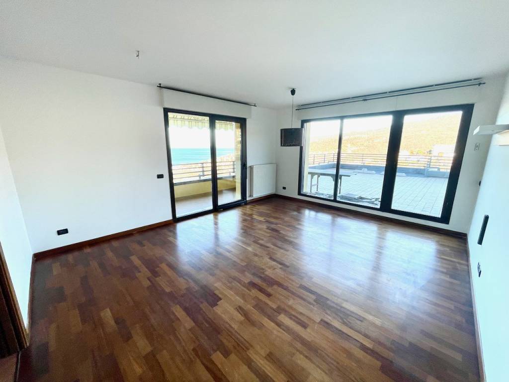 Appartamento a Trieste in Via Marco Valerio Marziale, 23 - Foto 2