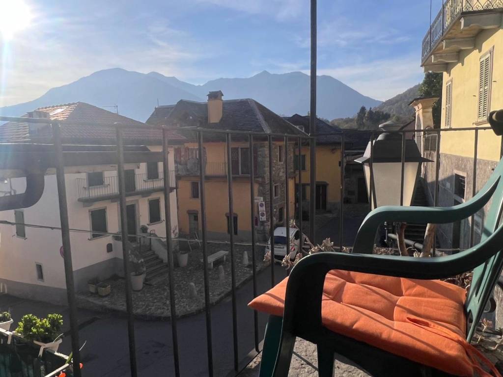 Casa indipendente a Mergozzo in Piazza Fontana, 4 - Foto 2