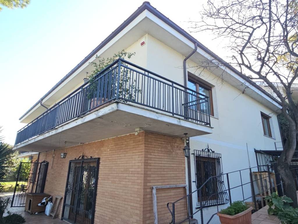 Villa a Pescara in Strada Colle Pineta - Foto 3