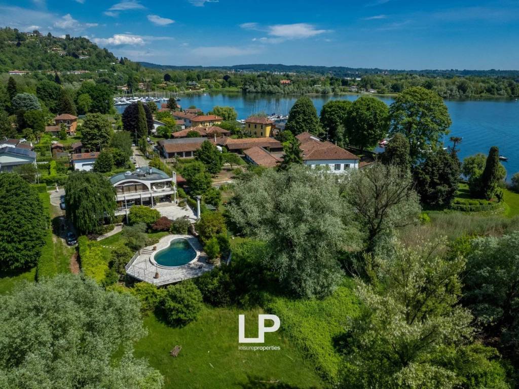 Villa a Sesto calende in Via Lario 9 - Foto 4
