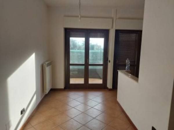 Appartamento a Sezze in Via Puglie - Foto 4