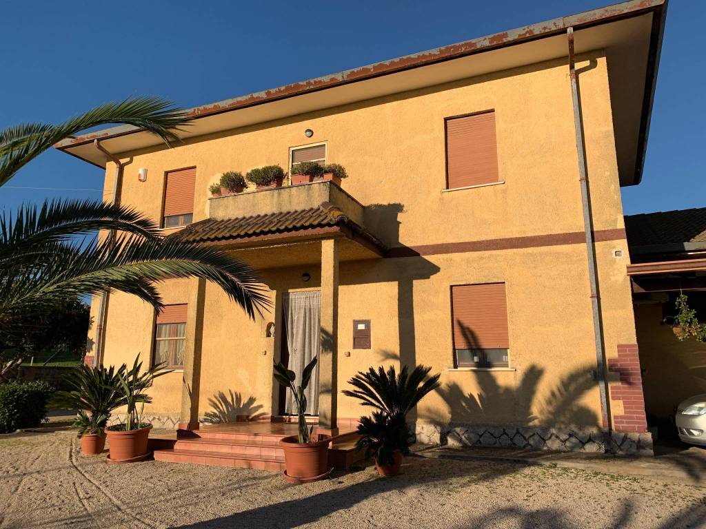 Palazzo / stabile a Latina in Strada Ferriere - Foto 3