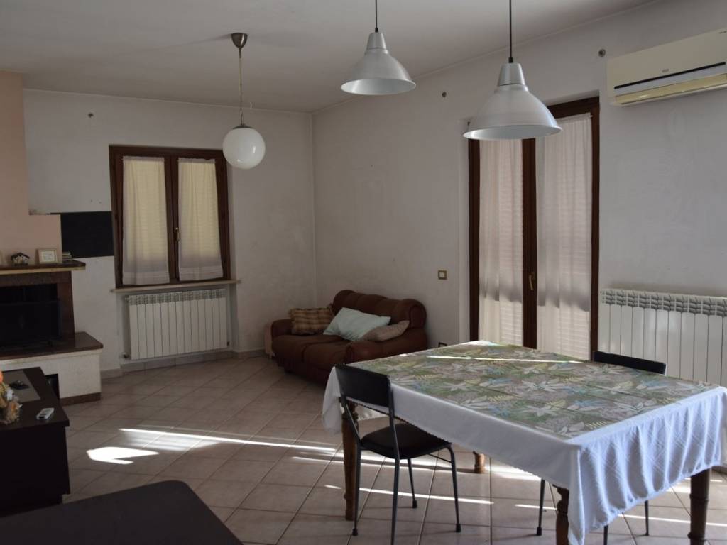 Appartamento a Foligno in Via Alessandro Volta - Foto 2