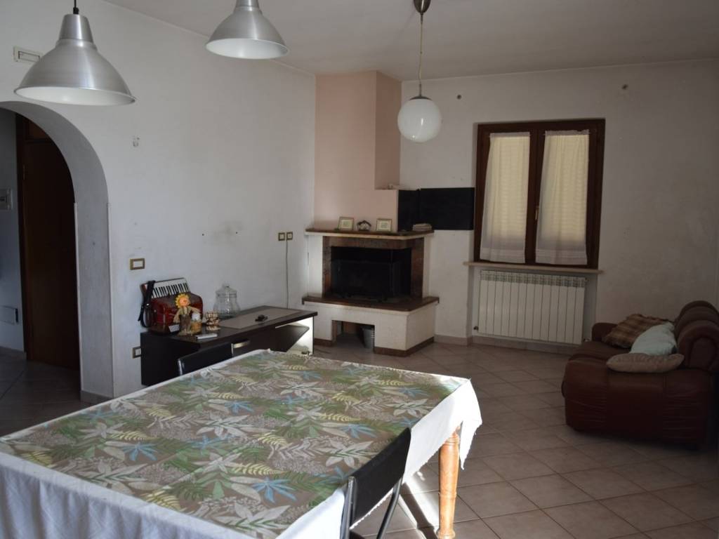 Appartamento a Foligno in Via Alessandro Volta - Foto 3