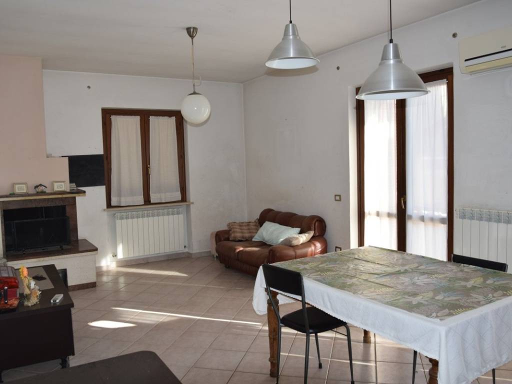 Appartamento a Foligno in Via Alessandro Volta - Foto 5