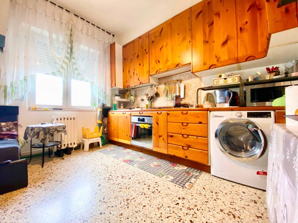 Appartamento a Falconara marittima in Via Garbino - Foto 2