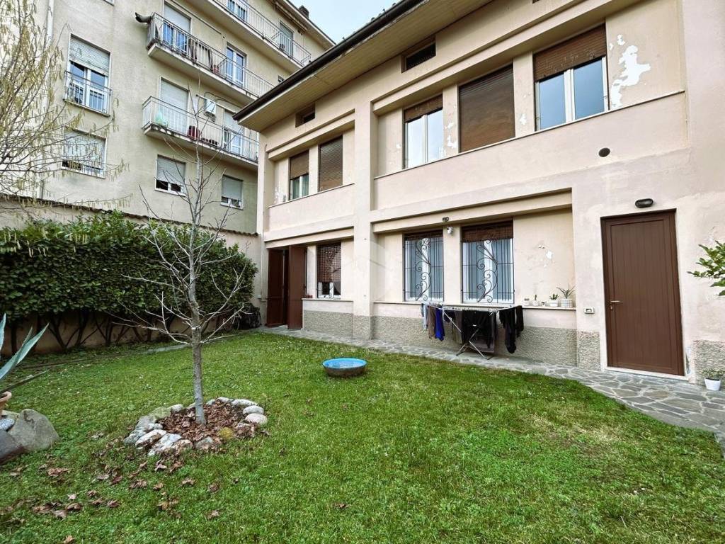 Palazzo / stabile a Rovato in Via Attilio Caratti, 24 - Foto 2