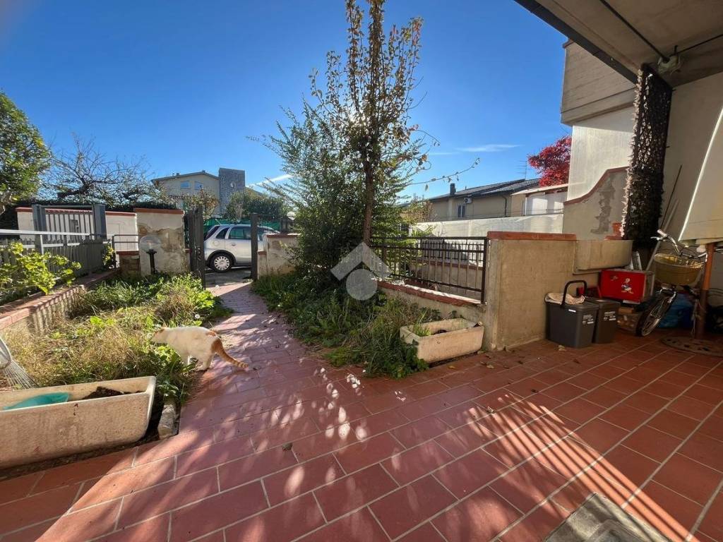 Casa indipendente a Campi bisenzio in Via dei Mille, 13 - Foto 2