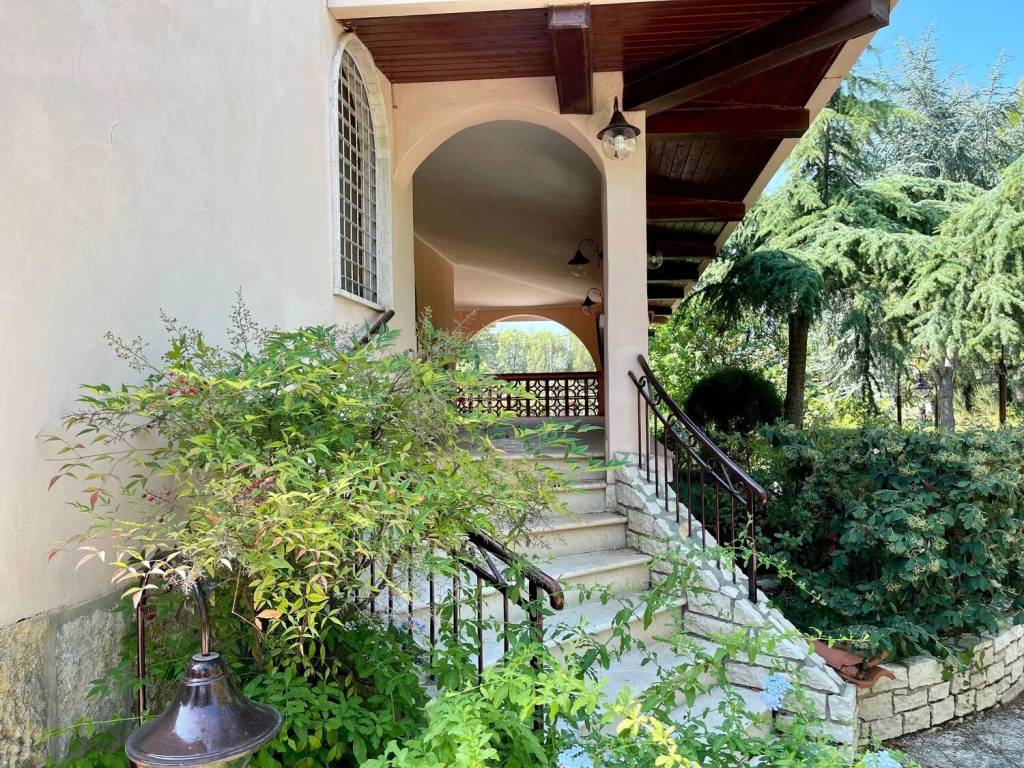 Villa a Andria in Viale Federico Ii Di Svevia S.N.C. - Foto 3