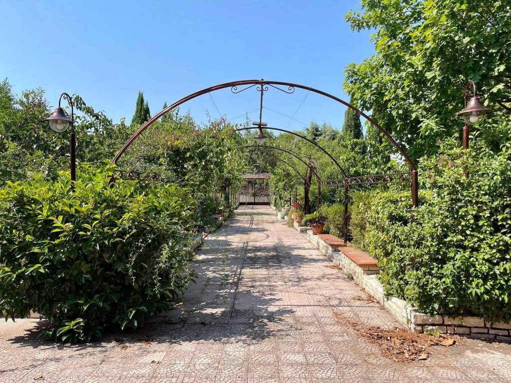 Villa a Andria in Viale Federico Ii Di Svevia S.N.C. - Foto 4