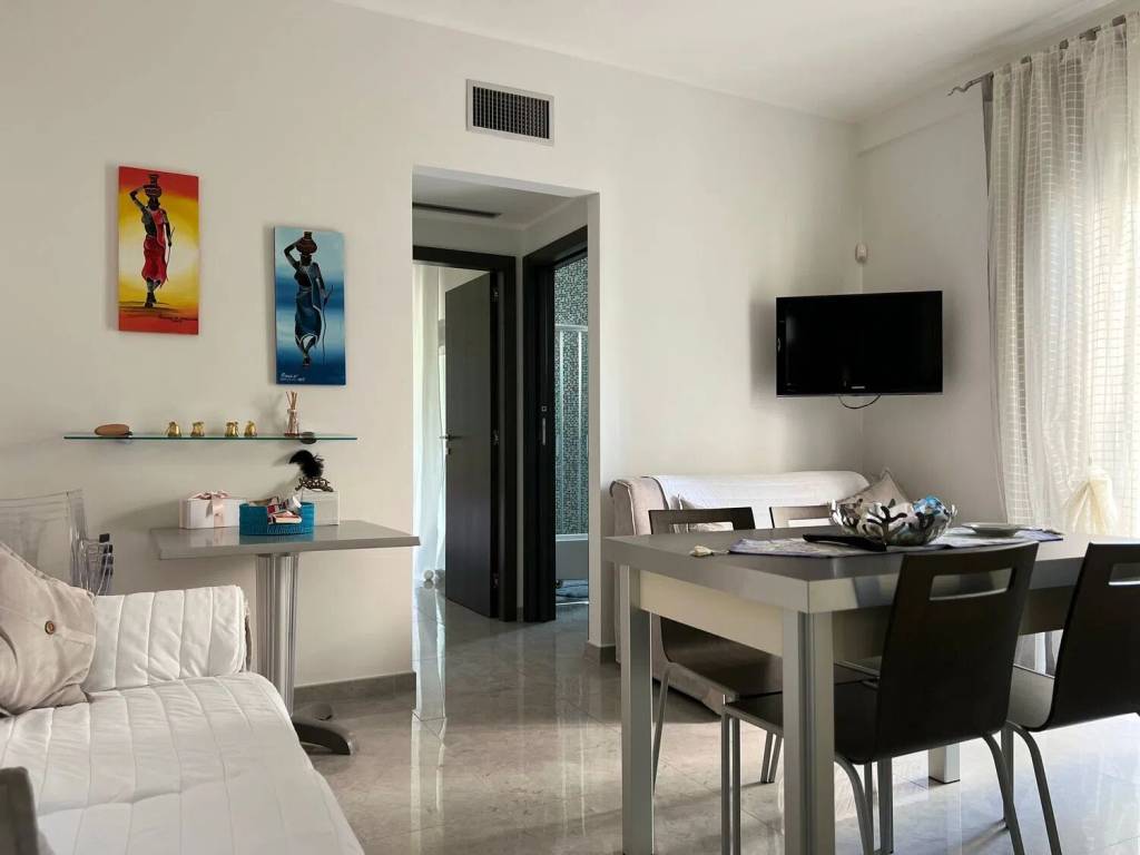 Appartamento a Trani in Lungomare Cristoforo Colombo, 158 - Foto 2