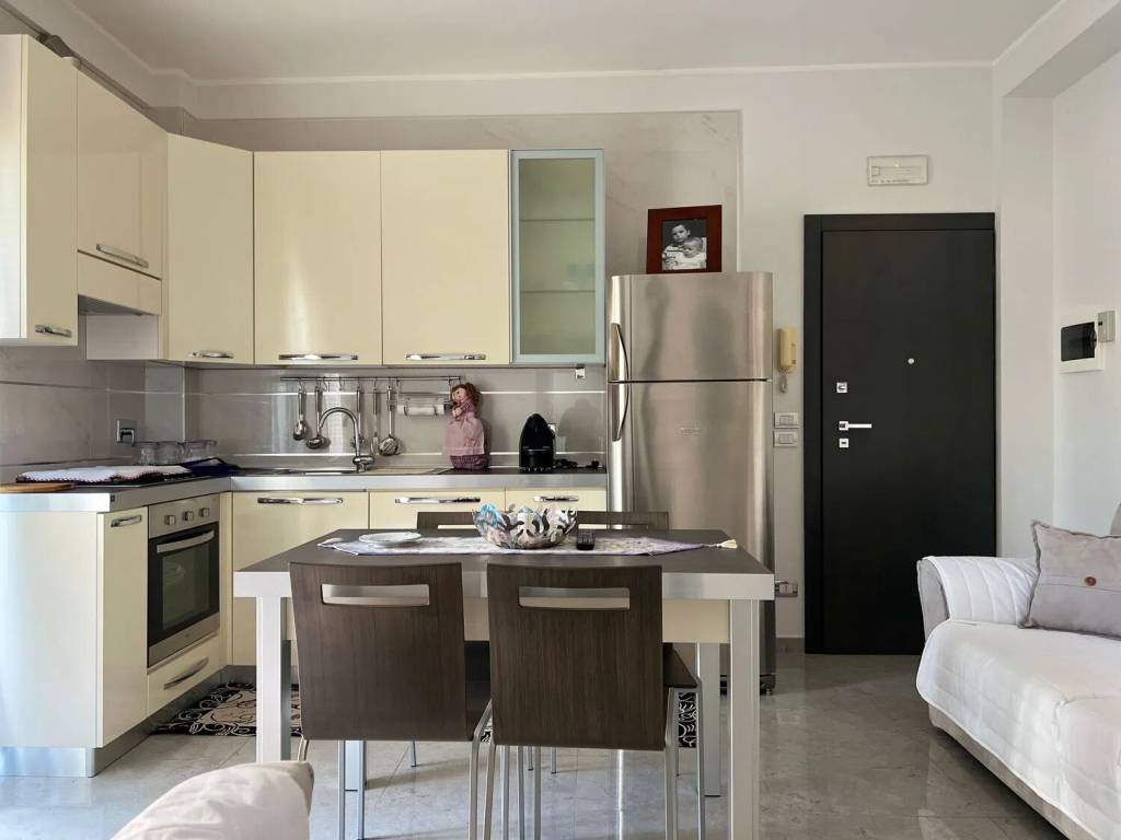 Appartamento a Trani in Lungomare Cristoforo Colombo, 158 - Foto 3