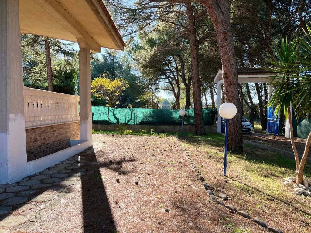 Villa a Andria in Viale Delle Pinete S.N.C. - Foto 3