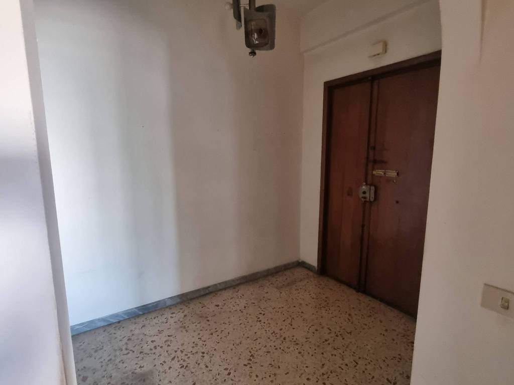 Appartamento a Salerno in Via Andrea Guglielmini, 5 - Foto 3
