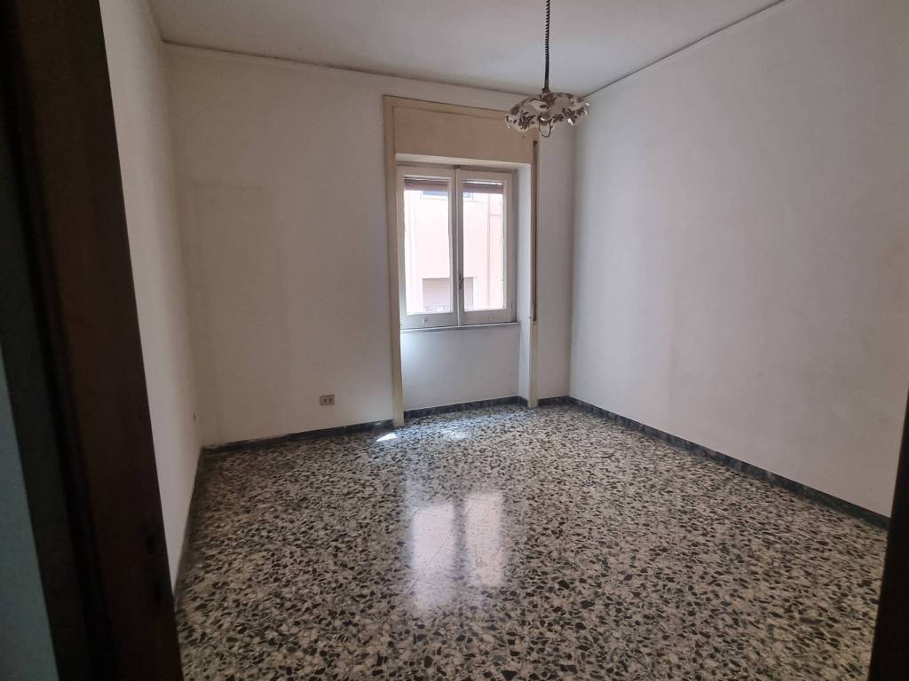 Appartamento a Salerno in Via Andrea Guglielmini, 5 - Foto 4