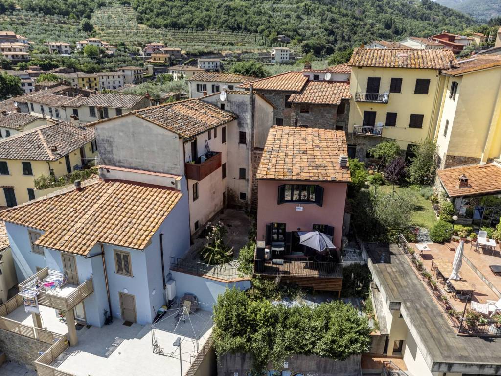 Villa a Loro ciuffenna in Piazza Mercatale, 3 - Foto 2
