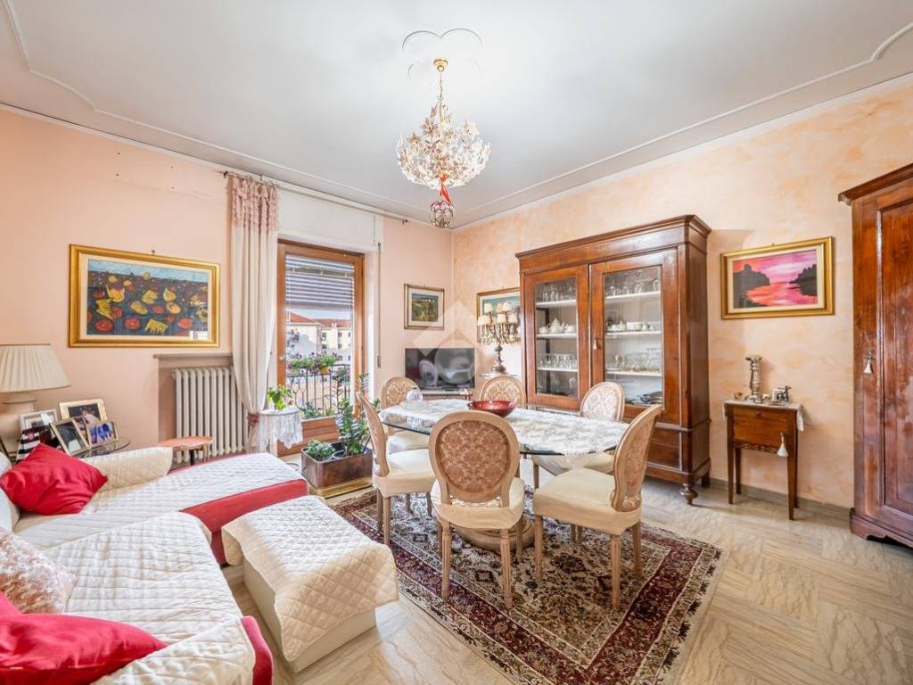 Appartamento a Verona in Via Della Valverde, 87 - Foto 2