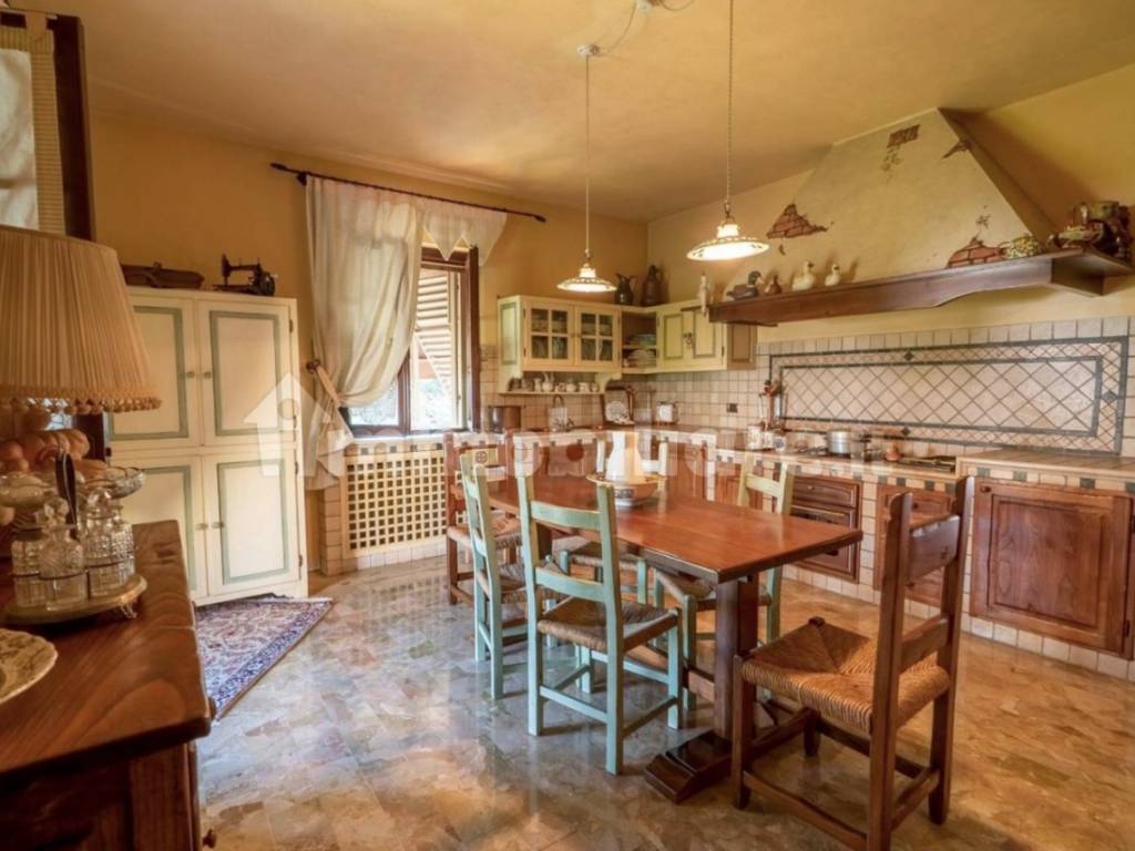 Villa a Massa e cozzile in Via Antonio Gramsci - Foto 4