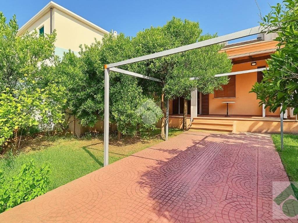 Casa indipendente a Arzachena in Via Giovanni Maria Angioj - Foto 3