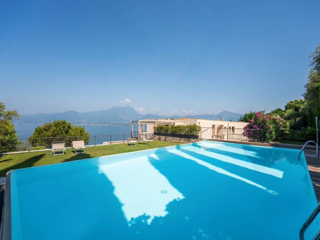 Appartamento a Torri del benaco in Viale Fratelli Lavanda - Foto 3