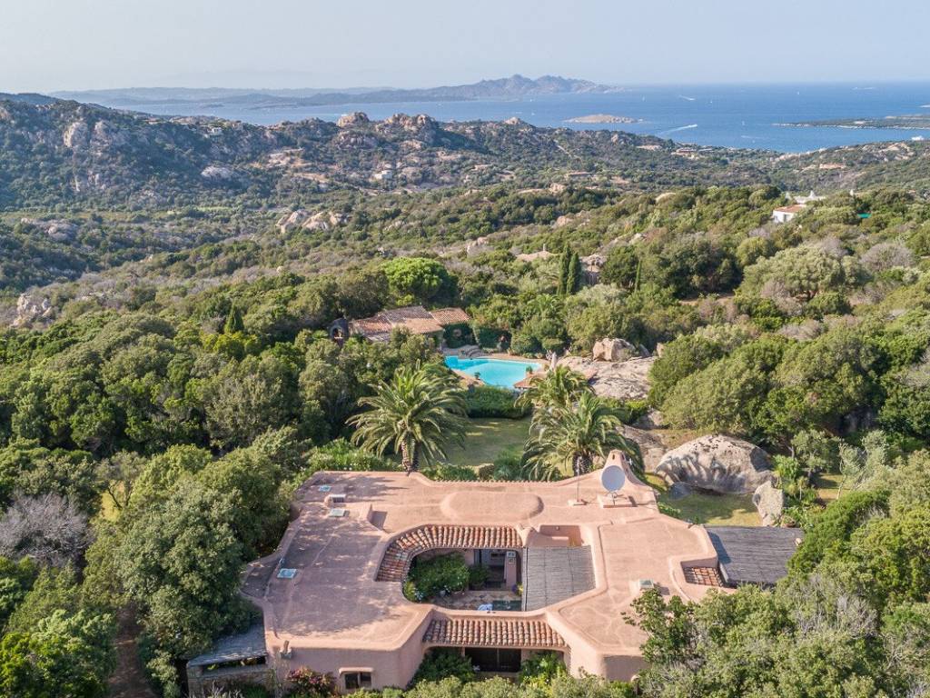 Villa a Arzachena in Via Casi Bianchi - Foto 2