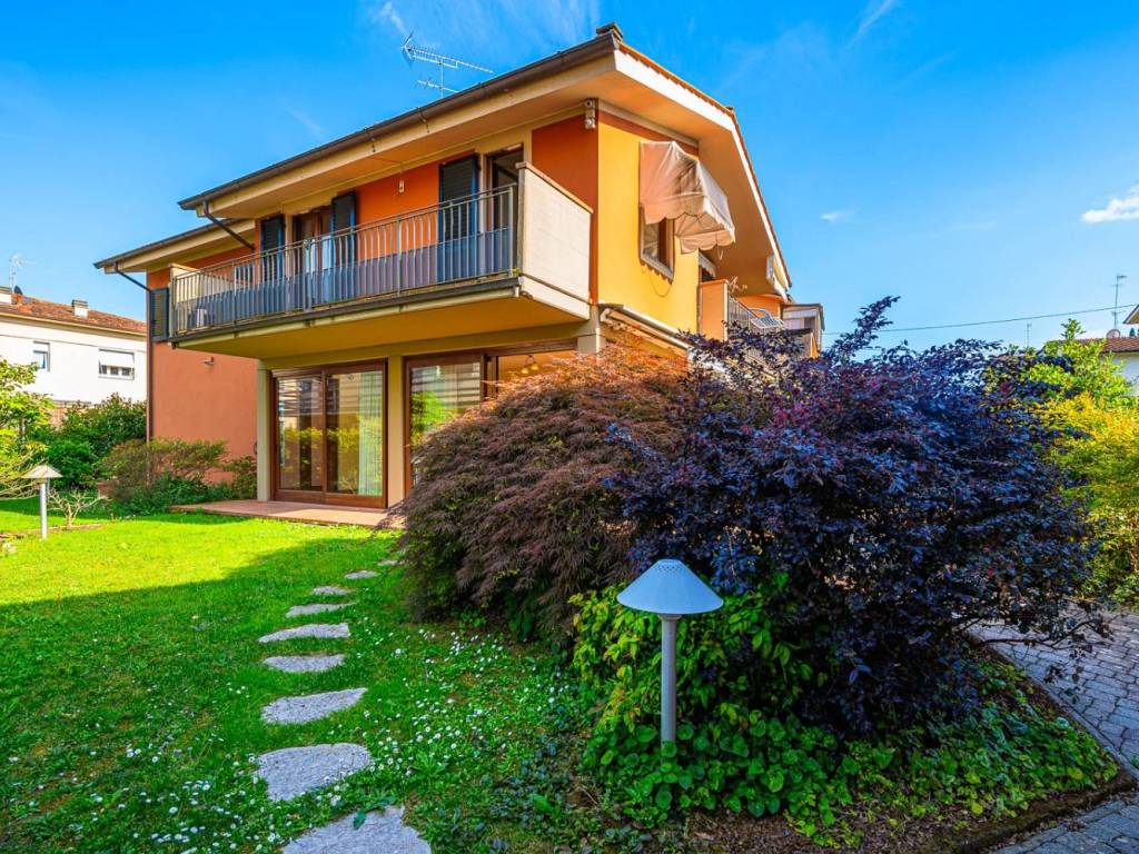 Villa a Pescia in via don giovanni bosco - Foto 2