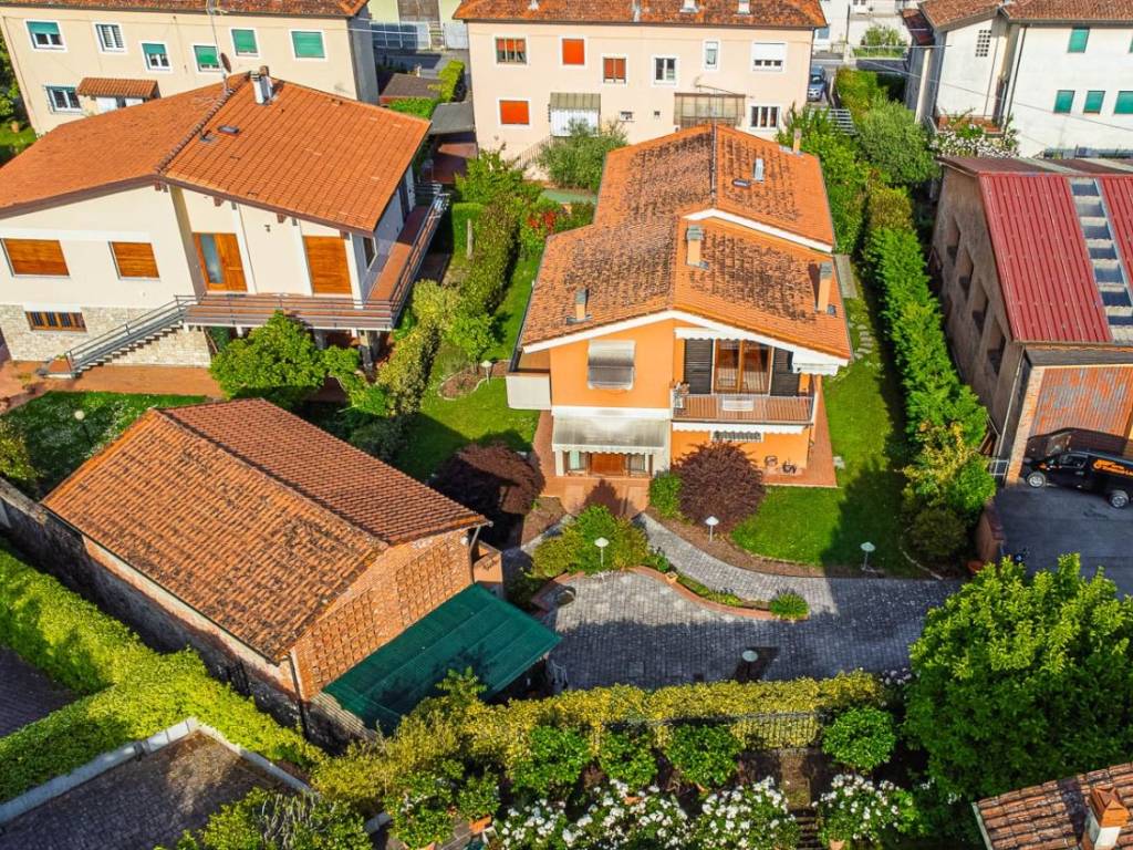 Villa a Pescia in via don giovanni bosco - Foto 3