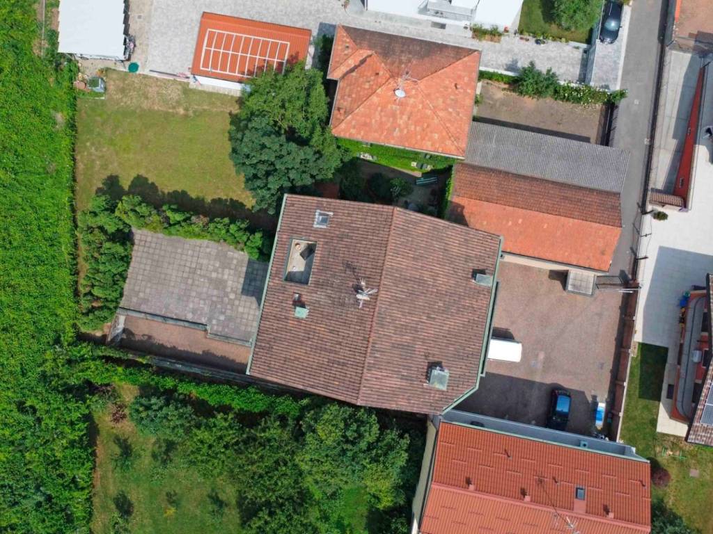 Villa a Tradate in Via IV Novembre, 3 - Foto 2