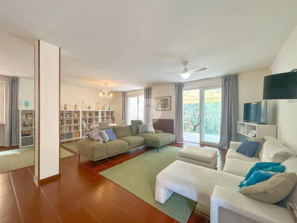 Villa a Bardolino in Via Dante Alighieri, 29 - Foto 3