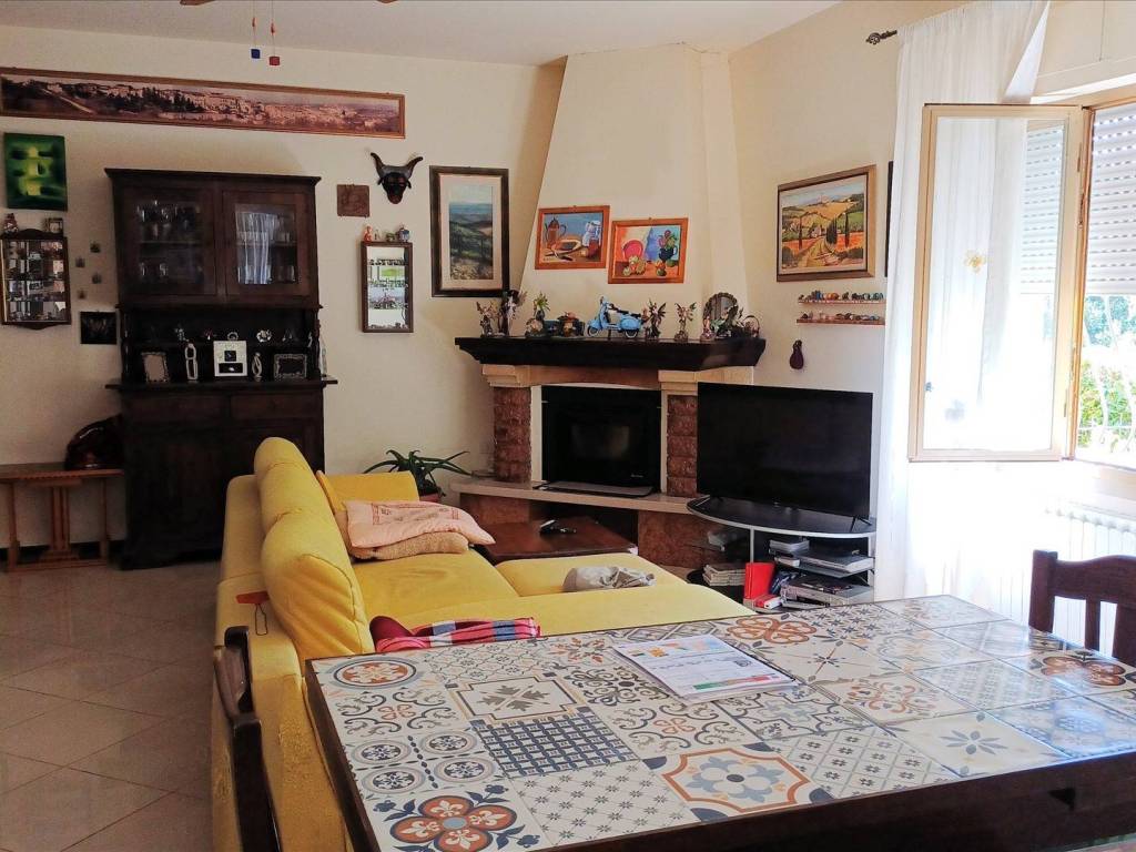 Casa indipendente a Casole d'elsa in piazza Lucchetti, 1 - Foto 4