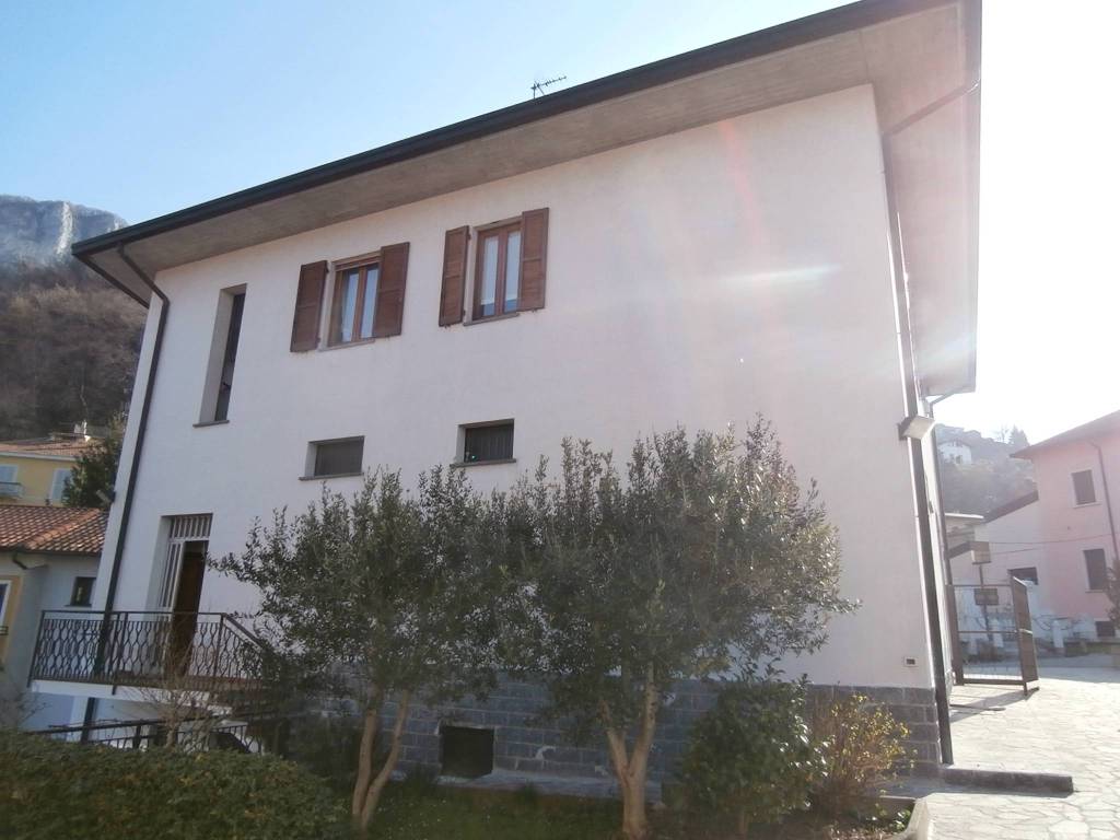 Casa indipendente a Calolziocorte in Via Arienti - Foto 3