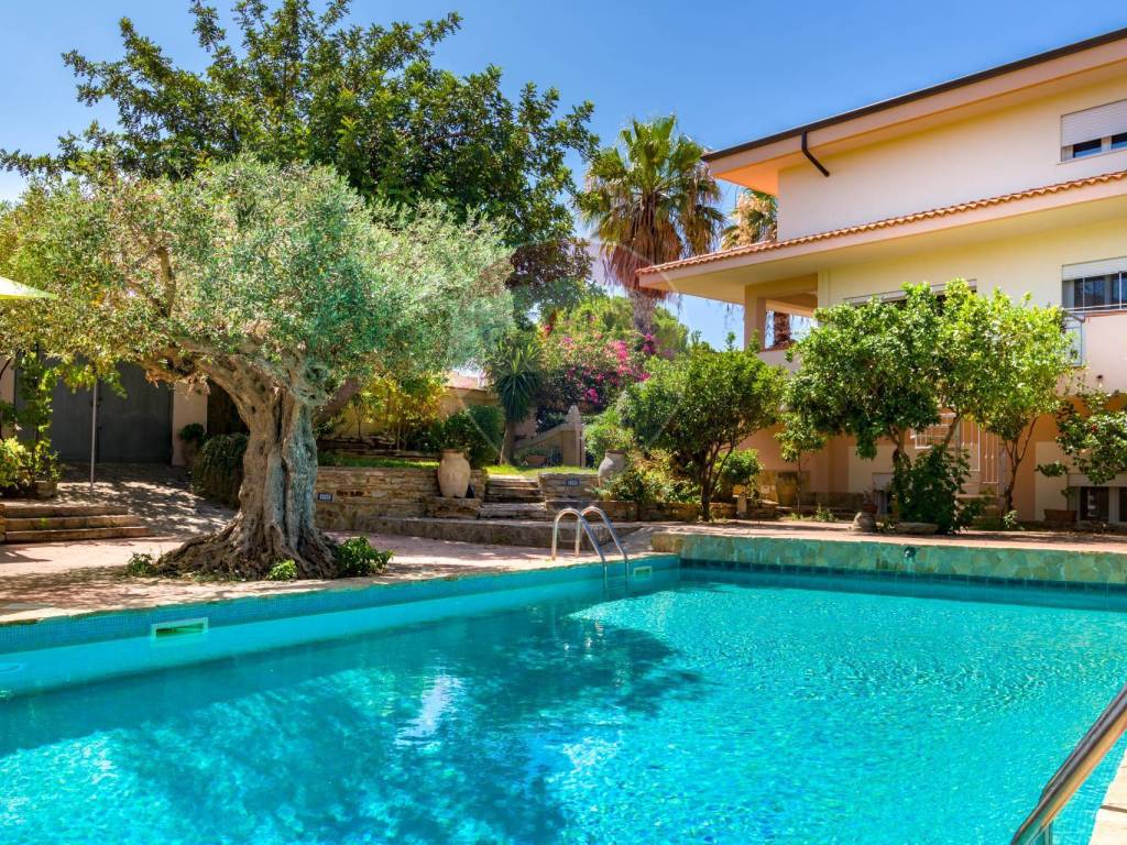 Villa a Castelvetrano in Via Raffaele Caravaglios, 61 - Foto 2