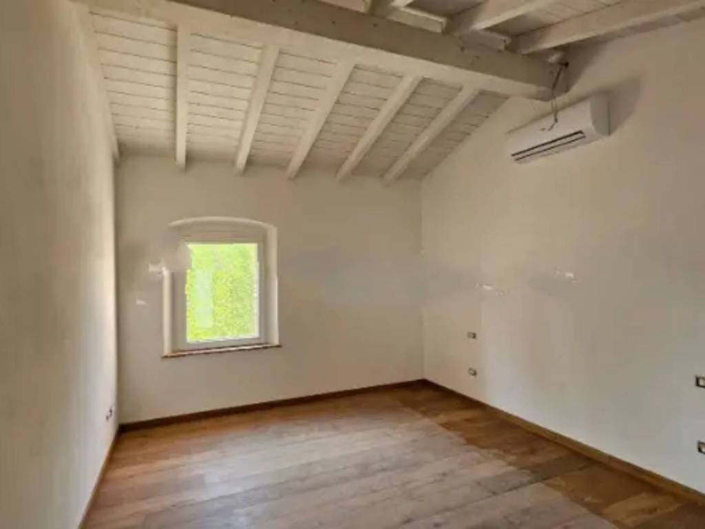 Casa indipendente a Bisuschio in Via Cesare Balbo - Foto 3