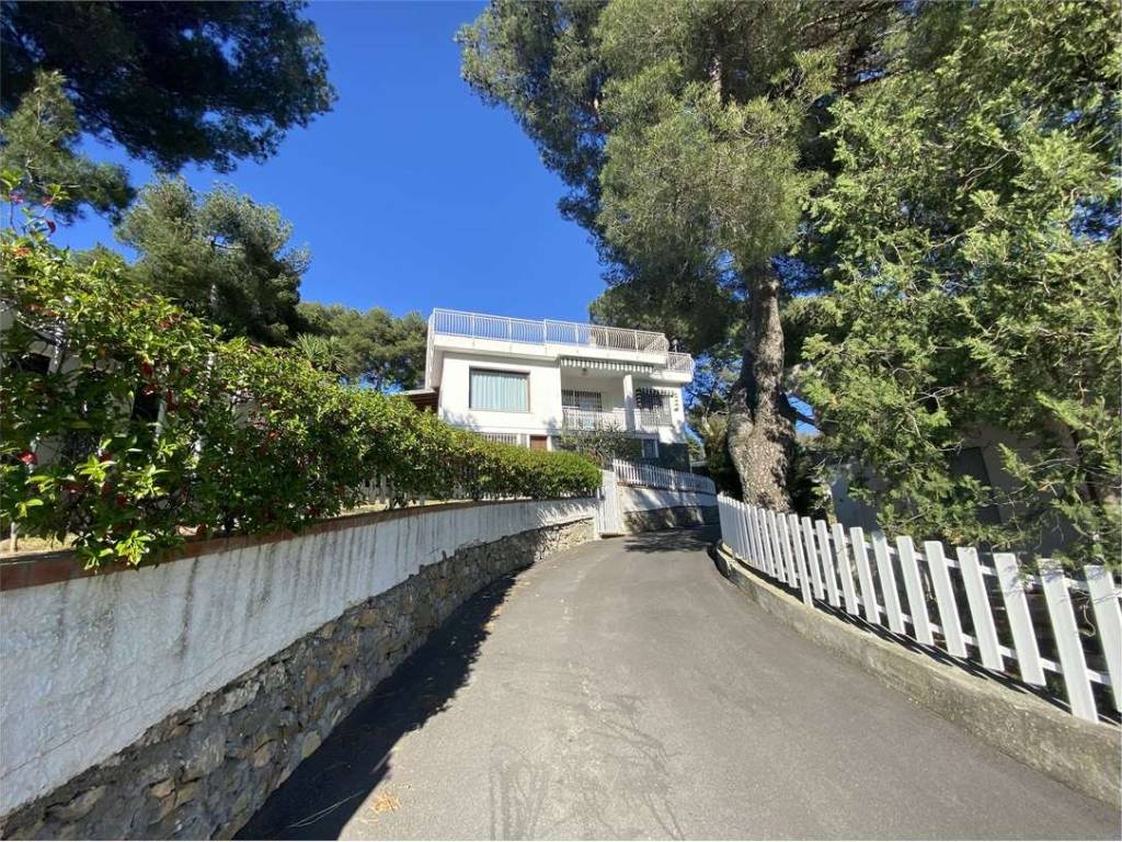 Villa a Andora in VIALE OLANDA, 95 - Foto 3