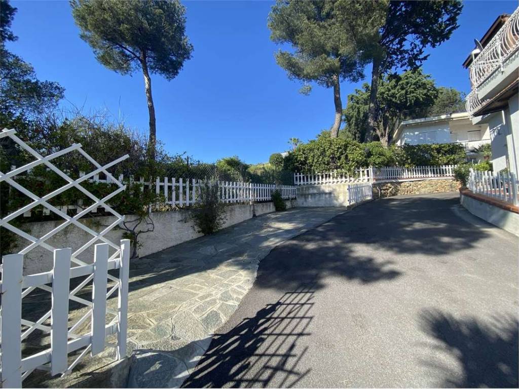 Villa a Andora in VIALE OLANDA, 95 - Foto 4