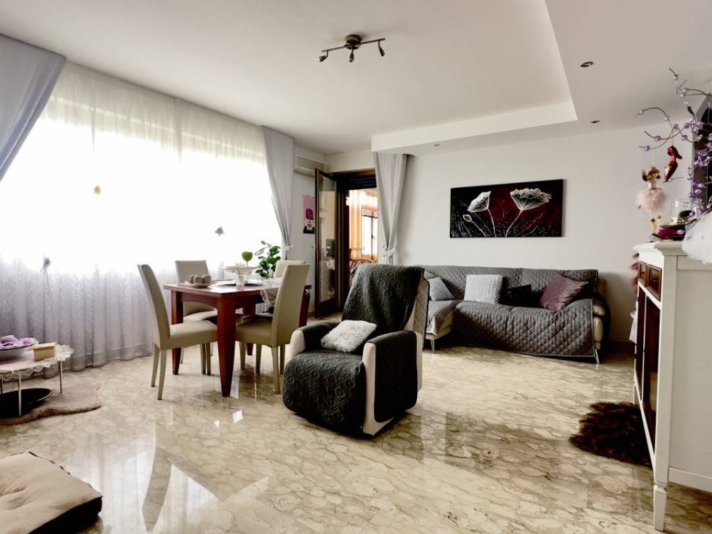 Appartamento a Taranto in VIA GIUSEPPE CANNATA - Foto 2