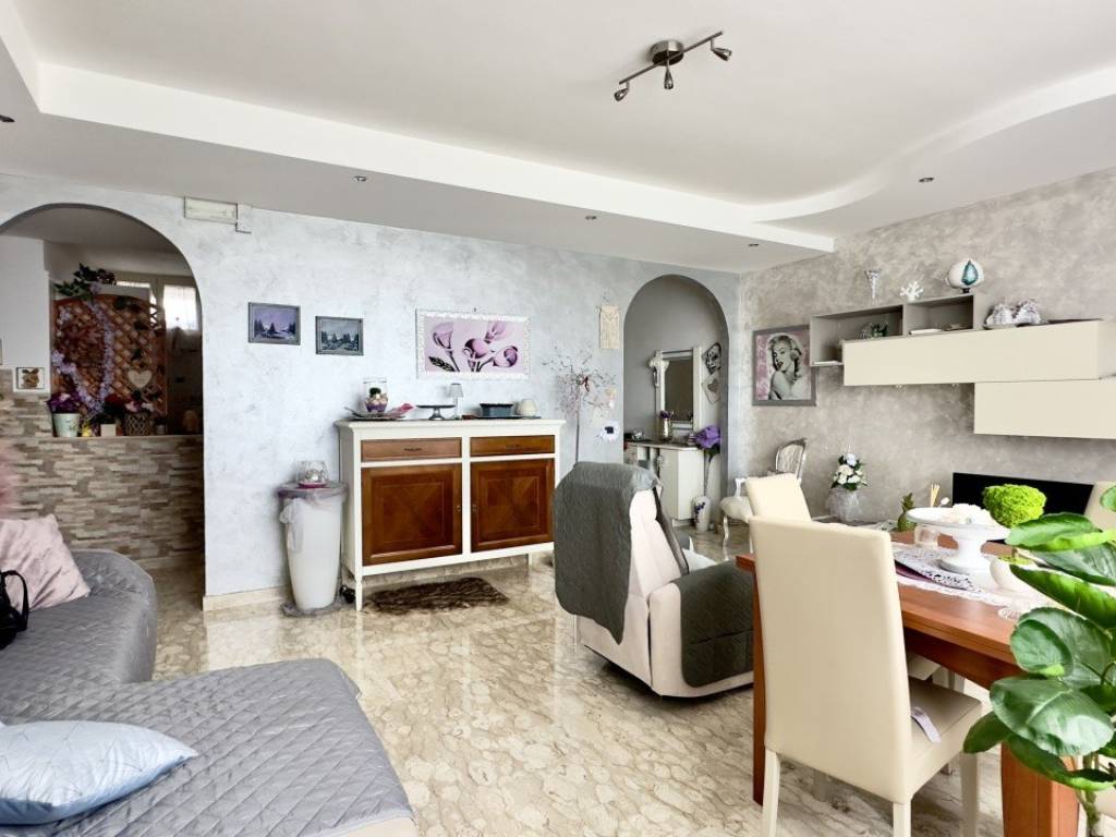 Appartamento a Taranto in VIA GIUSEPPE CANNATA - Foto 4